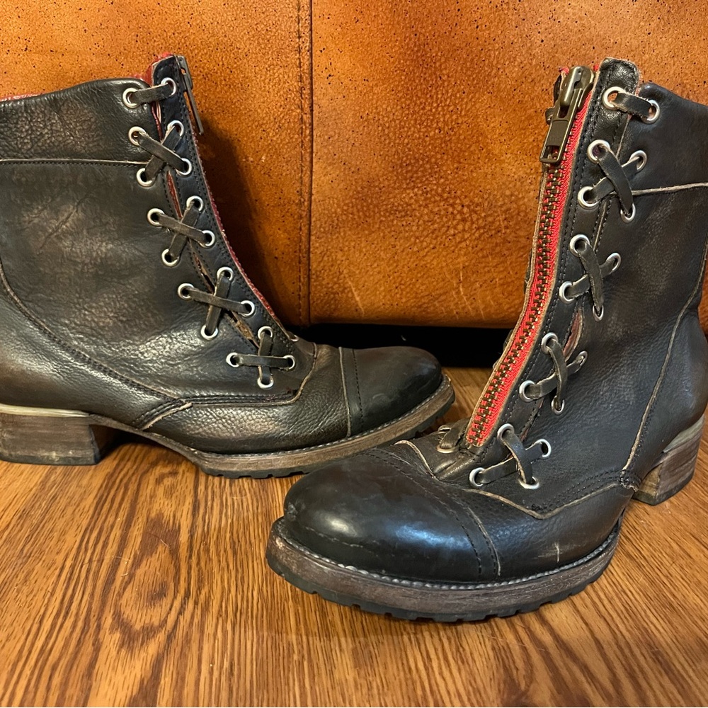 Freebird Liverpool boots~Size 10! Black with Red Zippers - Picture 2 of 6
